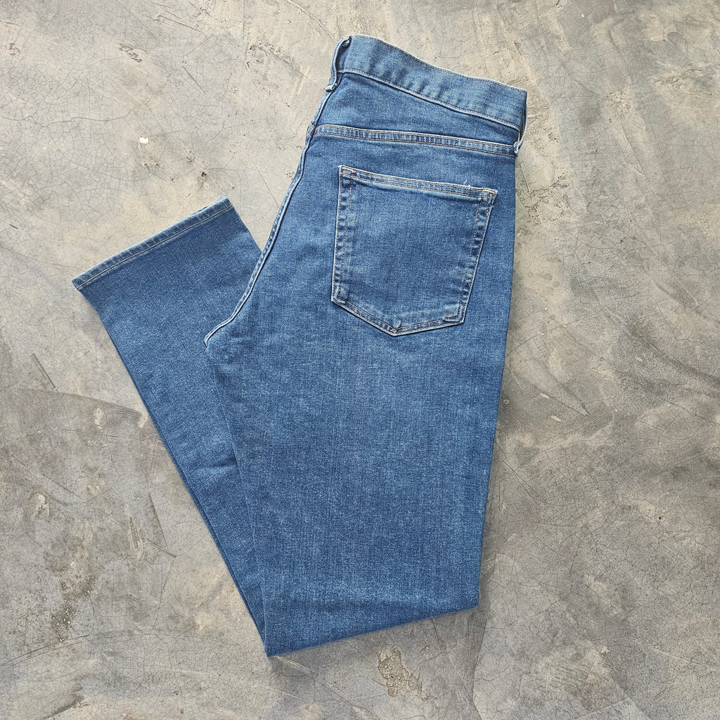 GAP Athletic Slim Jeans Caballero
