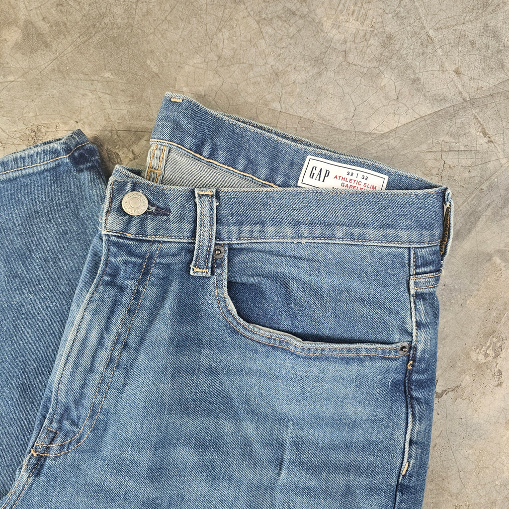GAP Athletic Slim Jeans Caballero