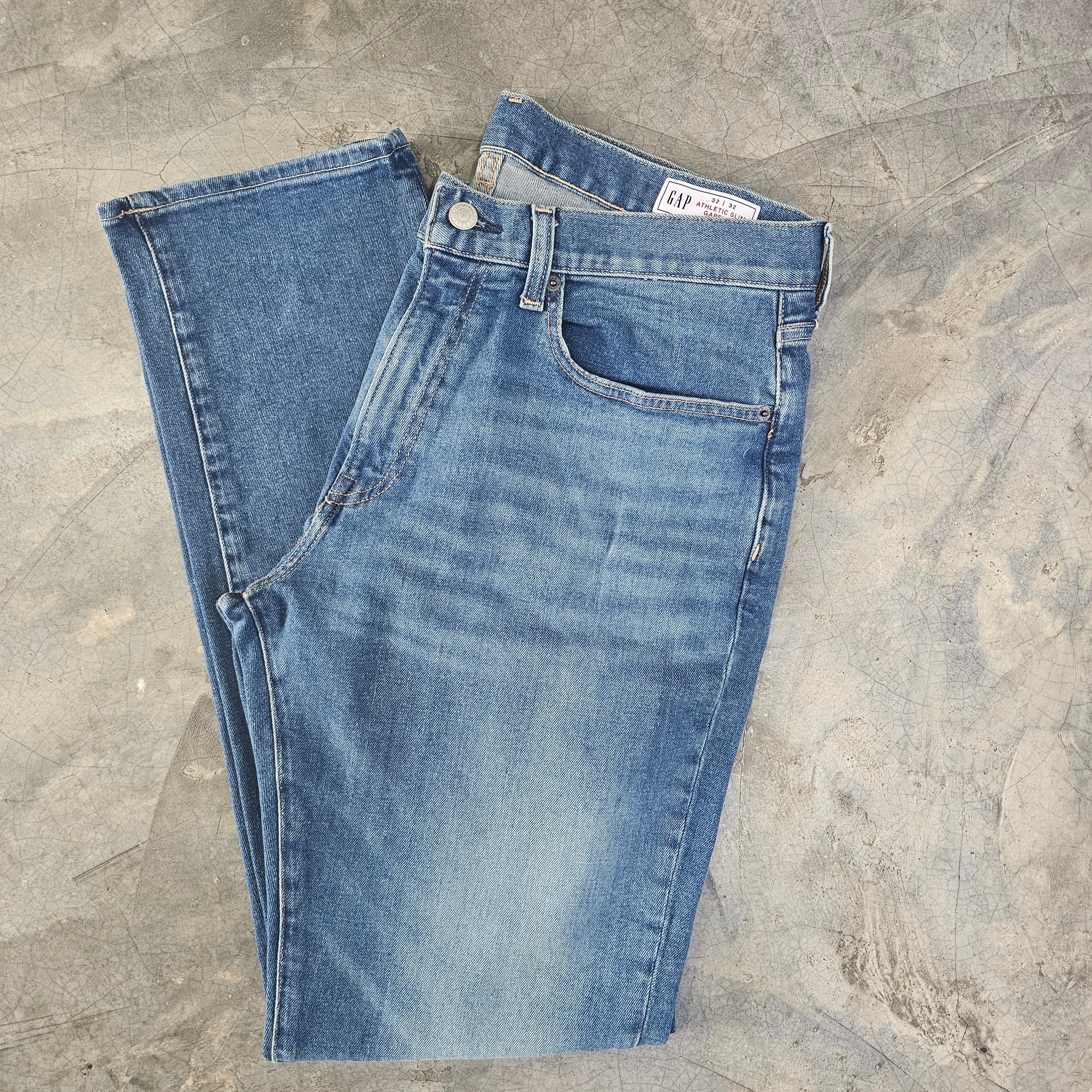 GAP Athletic Slim Jeans Caballero